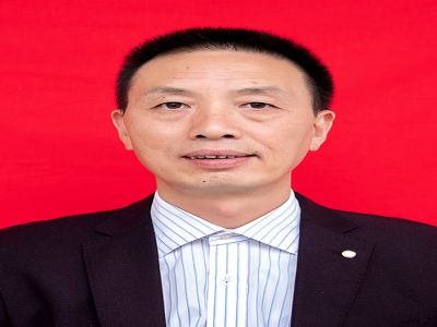 冉澤明：遠恒佳學校小學部副校長，高級教師，全國優(yōu)秀教師、全國新教育榜樣教師、重慶市骨干教師，榮獲重慶市美術優(yōu)質課一等獎