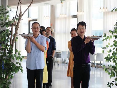 豪華的送餐隊(duì)伍，這絕對(duì)是個(gè)驚喜！